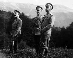 Николай II и офицеры
